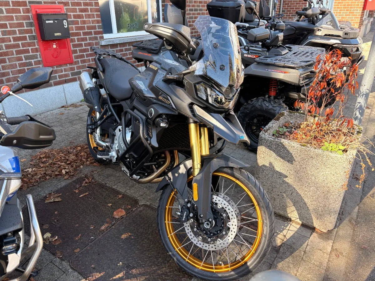 VOGE DS900X — photo 1