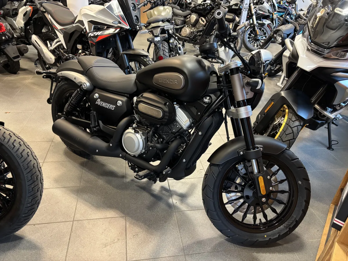 BENDA AVENGERS 125 — photo 1