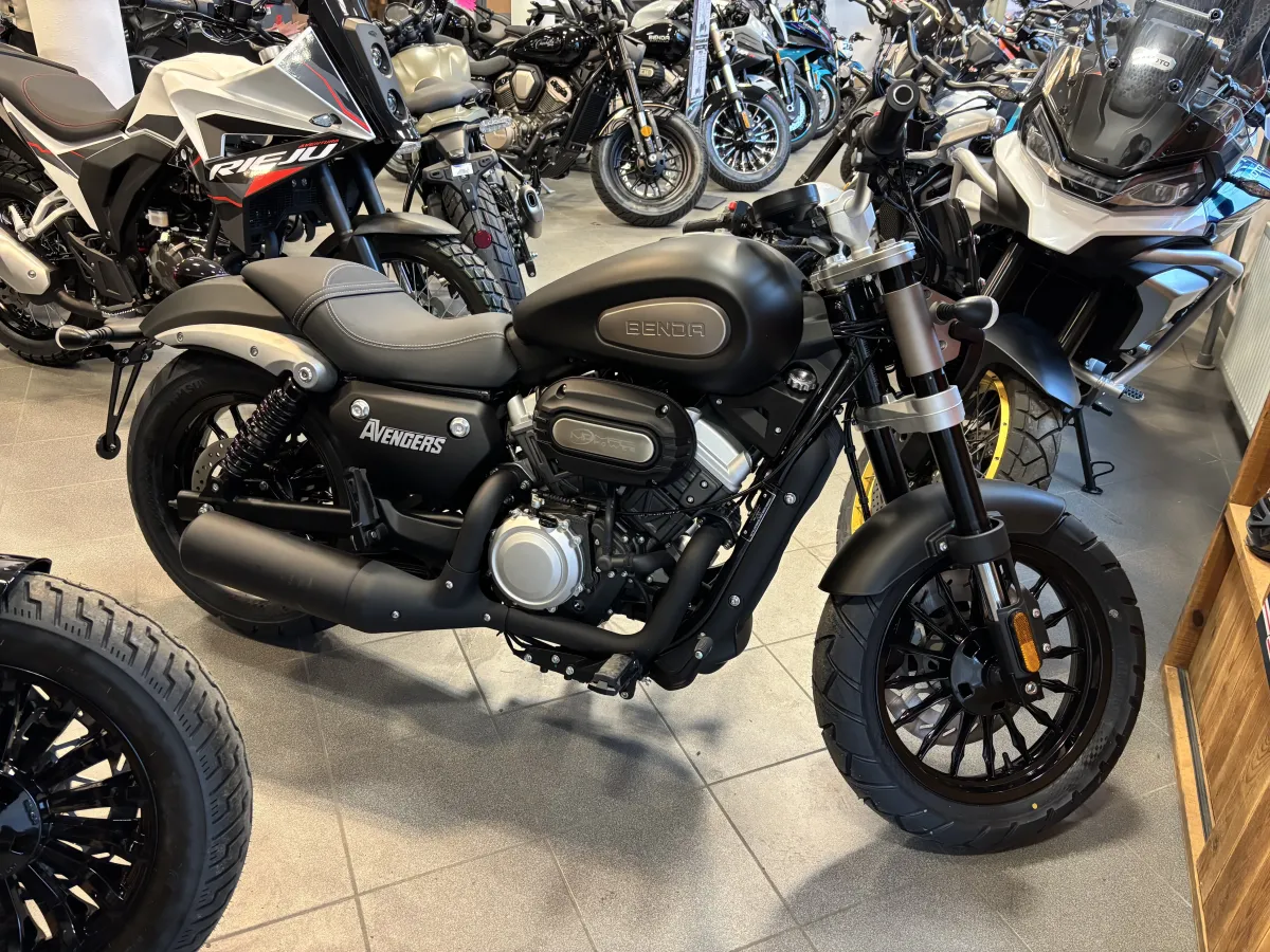 BENDA AVENGERS 125 — photo 2