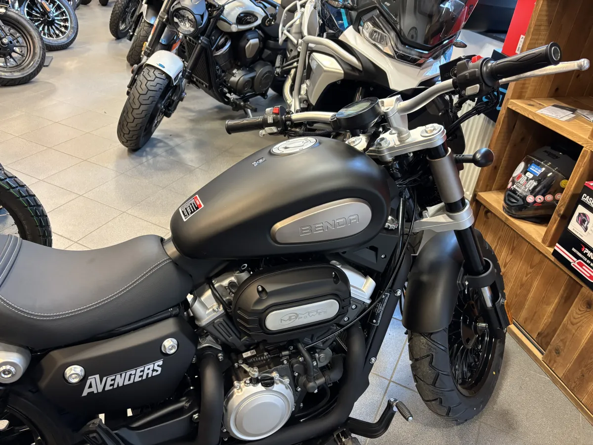 BENDA AVENGERS 125 — photo 3