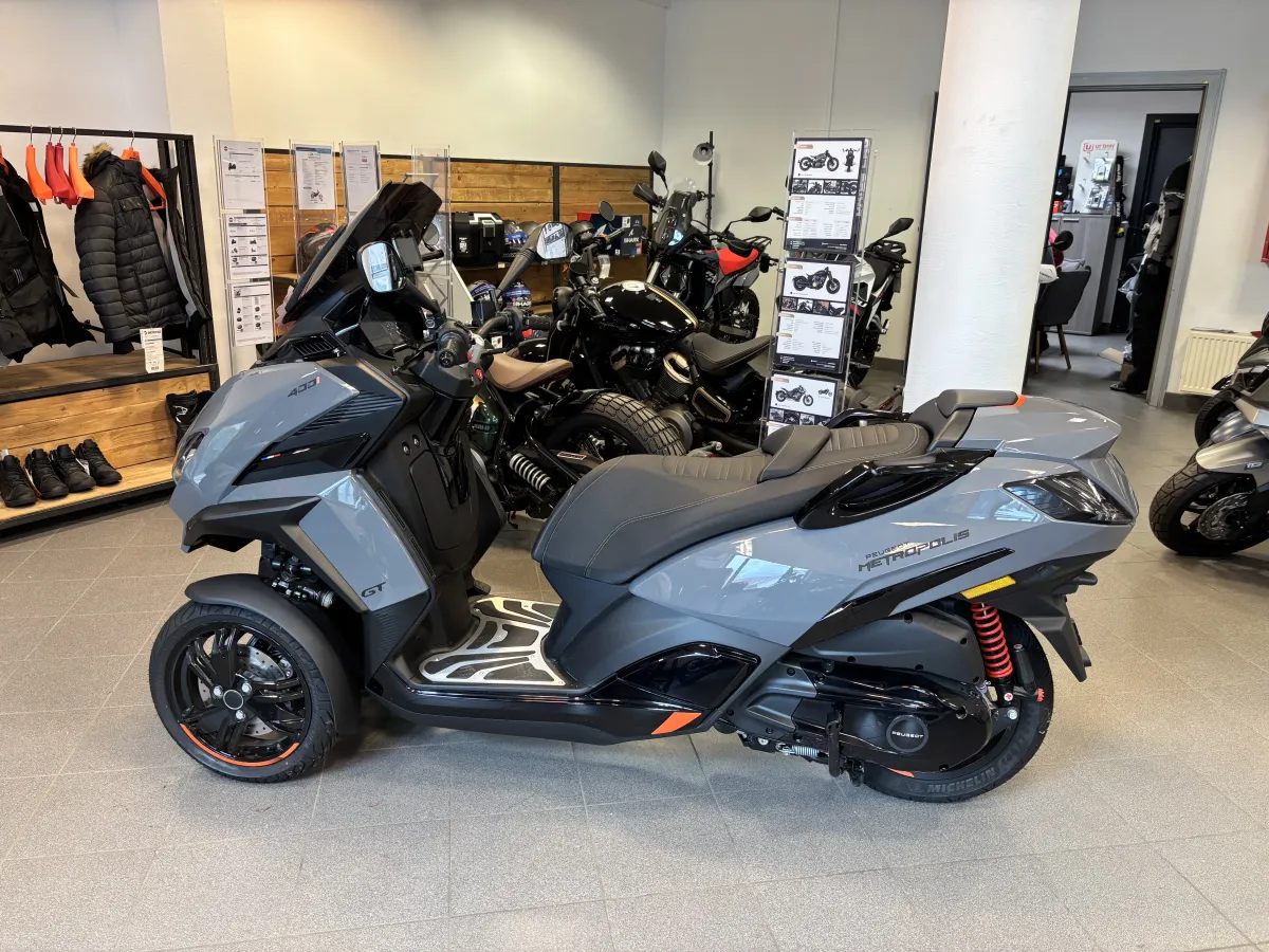 PEUGEOT METROPOLIS — photo 2